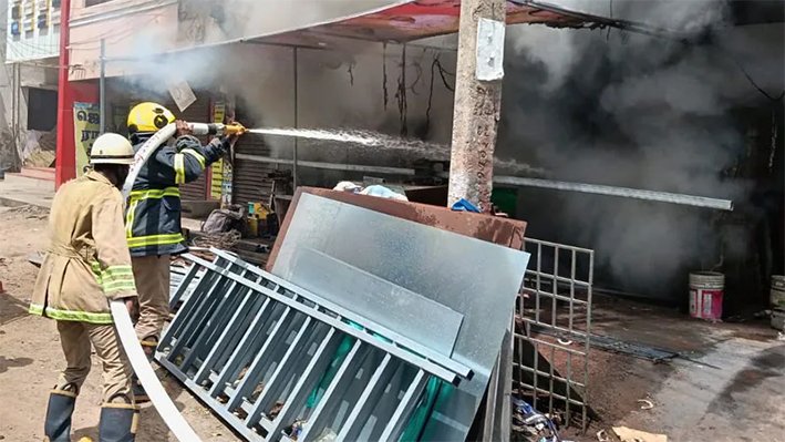 கிரில் ஒர்க்ஸ் கடையில் திடீர் தீ-ரூ.5 லட்சம் இயந்திரங்கள் சேதம்