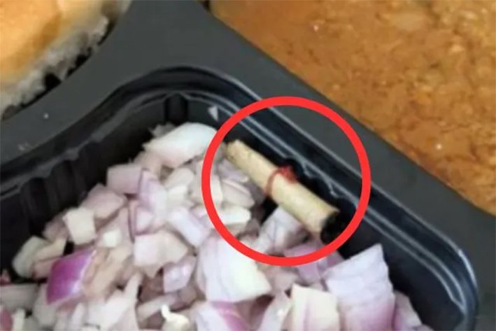 சோமாட்டோவில் ஆர்டர் செய்த பாவ் பாஜியில் பீடி துண்டு-ஷாக்