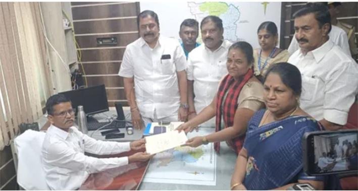 தாராபுரம் திமுக வேட்பாளர் வேட்புமனுத் தாக்கல்