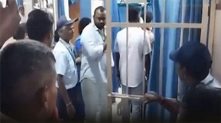 டாக்டர்களுக்கு கொலை மிரட்டல்: தவெக நிர்வாகிகள் 20 பேர் மீது வழக்கு