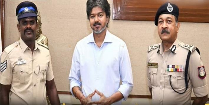குட்கா கடத்தலை தடுத்த காவலருக்கு முதல்வர் விஜய் பாராட்டு