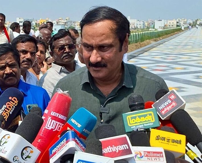 தமிழக அரசு தடுமாற்றத்தில் உள்ளது: அன்புமணி