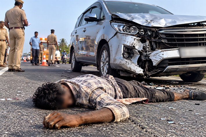 தூத்துக்குடி அருகே கார் மோதி அடையாளம் தெரியாத நபர் பலி