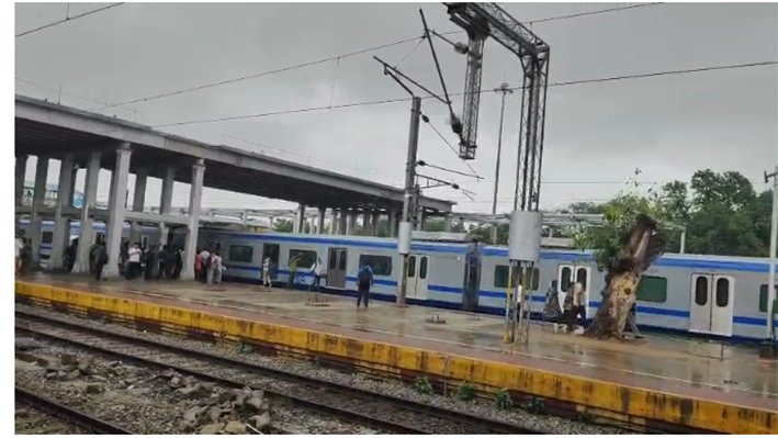 அரக்கோணம் – சென்னை இடையே நாளை முதல் ஏ.சி. மின்சார ரயில் சேவை!