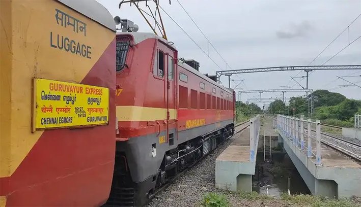 பயணிகள் கவனத்திற்கு... குருவாயூர் எக்ஸ்பிரஸ் ரயில் சேவையில் மாற்றம்