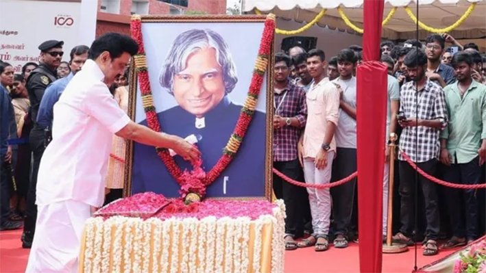 கலாம் ஆசைப்பட்டபடி வளர்ச்சியடைந்த இந்தியாவை கட்டமைக்க வேண்டும்