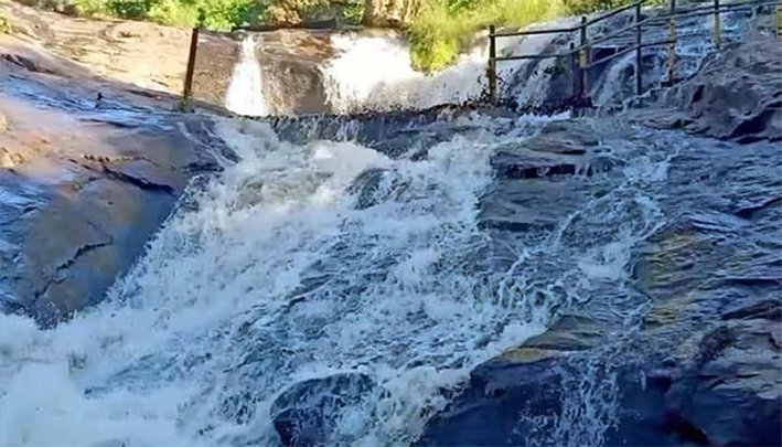 கும்பக்கரை அருவியில் நீர்வரத்து சீரானது – குளிக்க அனுமதி!