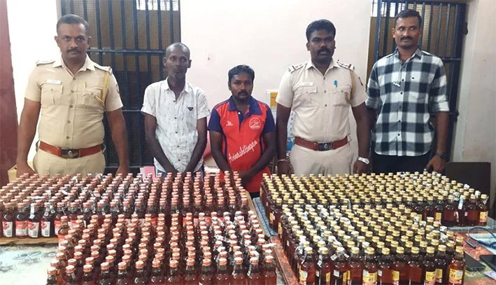 சட்டவிரோதமாக மது விற்ற 2 பேர் கைது- 698 மதுபாட்டில்கள் பறிமுதல்!