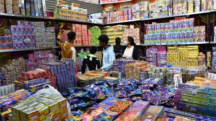 தீவுத்திடலில் பட்டாசு விற்பனை: விரைவில் டெண்டர் விடப்படும்