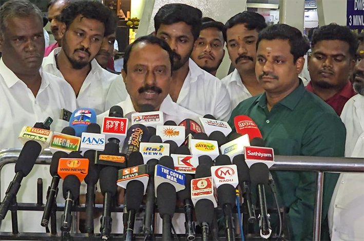 மத்திய, மாநில அரசுகள் இணைந்து செயல்பட வேண்டும்