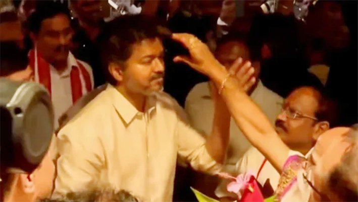 ஸ்ரீகனக துர்கா கோயிலுக்கு சென்றார் முதல்வர் விஜய்