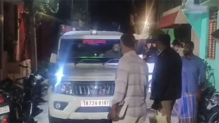 உணவு சமைக்காத ஆத்திரத்தில்... தாயை அடித்துக்கொன்ற மகன்