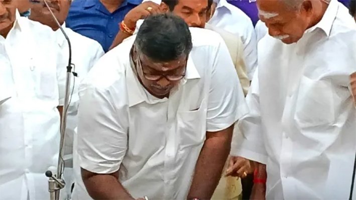 தட்டாஞ்சாவடி சட்டமன்ற உறுப்பினராக பதவி ஏற்றார் அசோக் ஆனந்த்