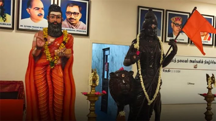 பிரதமர் நிகழ்ச்சியைத் தொடர்ந்து பாஜக அலுவலகத்திலும் காவி திருவள்ளுவர் சிலை!