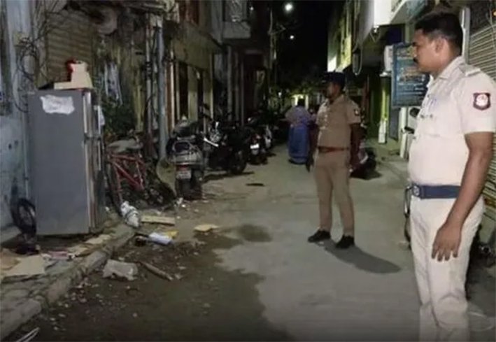 வேளச்சேரியில் இளைஞர் வெட்டிக்கொலை... போலீஸ் விசாரணை